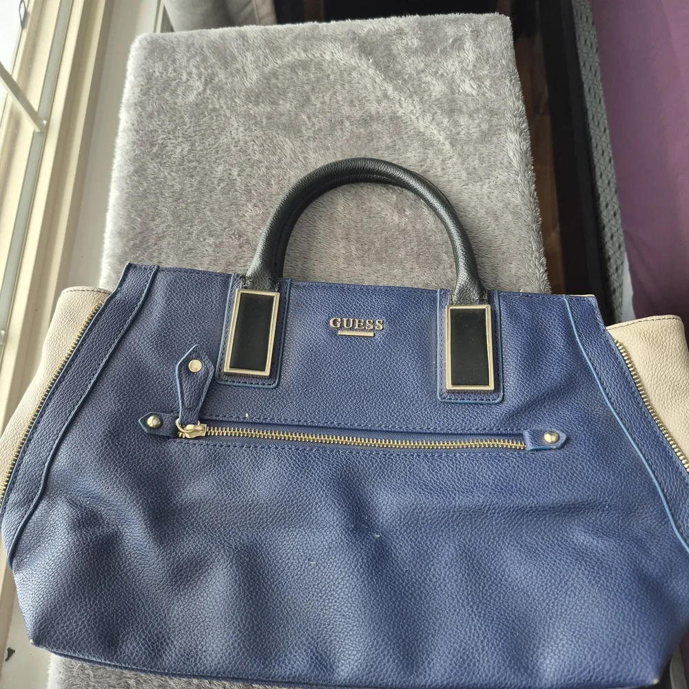 GUESS Blue and Cream Women's Wallet - Picture 6 of 12
